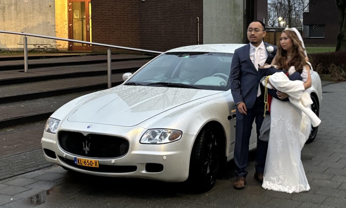 Trouwauto Parelmoer trouwerij